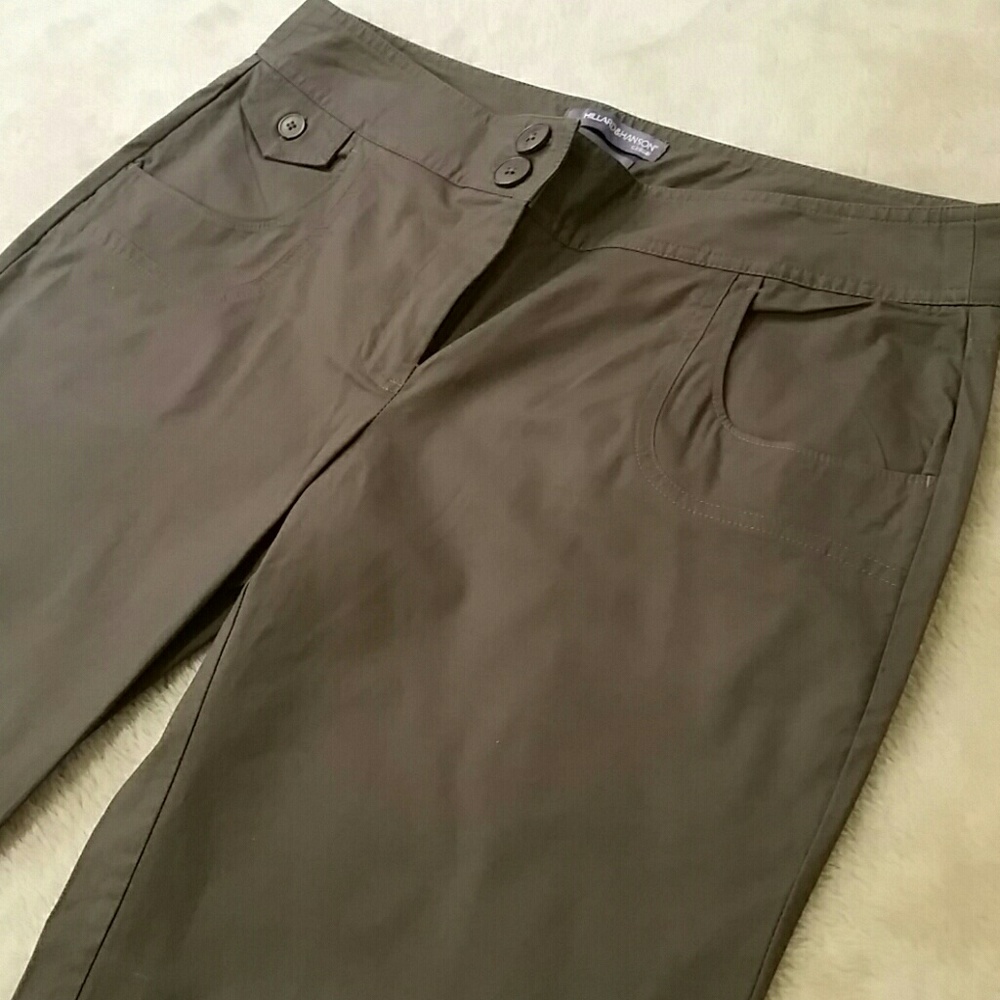Hillard and Hanson stretch capris